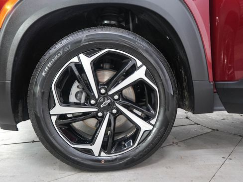 Used 2023 Chevrolet TrailBlazer RS w/ Convenience Package AWD/4WD image 28