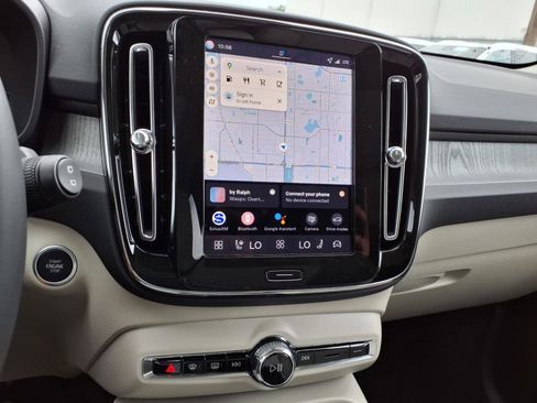 New 2026 Volvo XC40 B5 Plus w/ Protection Package Premier image 15