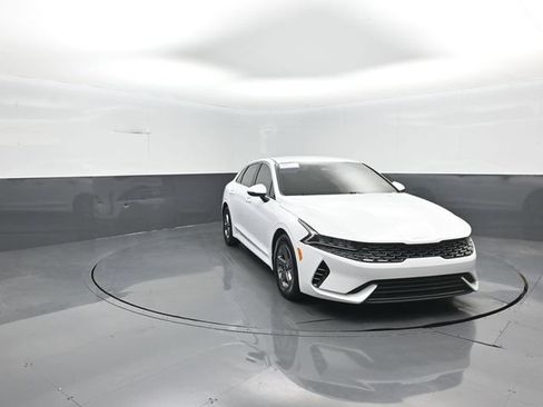 Used 2023 Kia K5 LXS FWD image 3