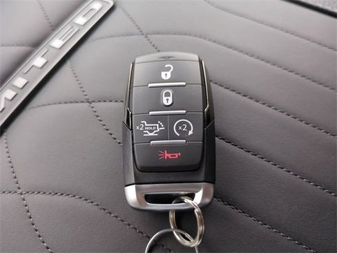 New 2025 RAM 3500 Limited image 30