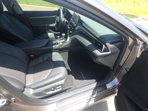 Used 2024 Toyota Camry XSE FWD image 29