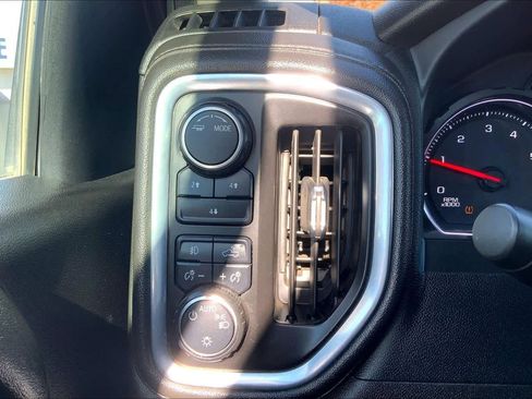 Used 2022 Chevrolet Silverado 2500 LT w/ Convenience Package image 35