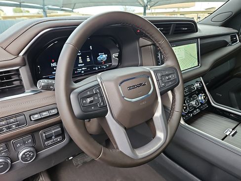 Used 2024 GMC Yukon XL Denali w/ Max Trailering Package image 11