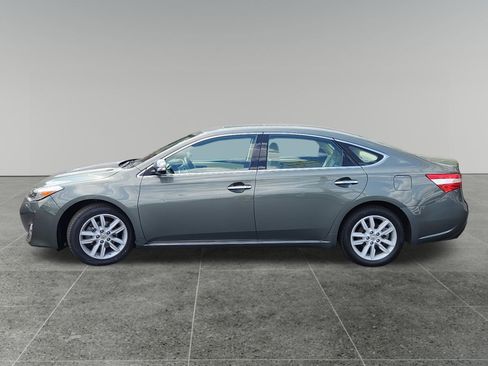 Used 2014 Toyota Avalon XLE Premium FWD image 4