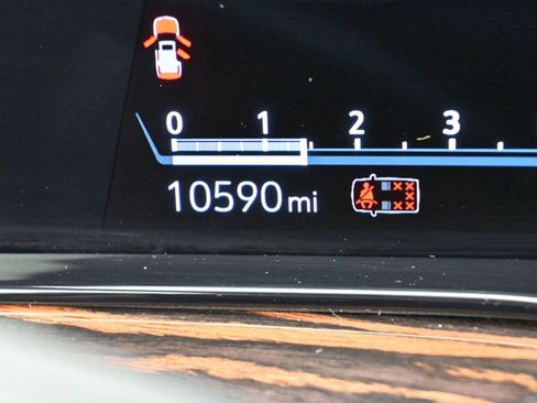 Certified 2024 Cadillac Escalade Premium Luxury image 25