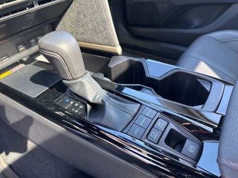 Used 2025 Toyota Camry XLE image 16