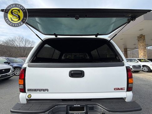 Used 2006 GMC Sierra 2500 SLT w/ Heavy-Duty Power Package image 23