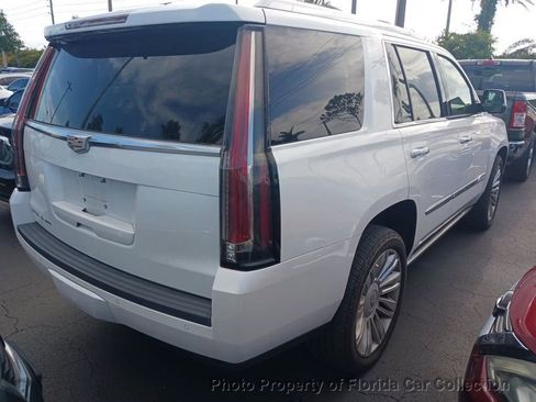 Used 2016 Cadillac Escalade Platinum RWD image 4