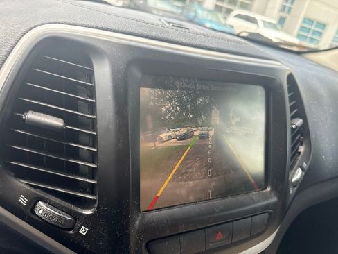 Used 2014 Jeep Cherokee Limited FWD image 8
