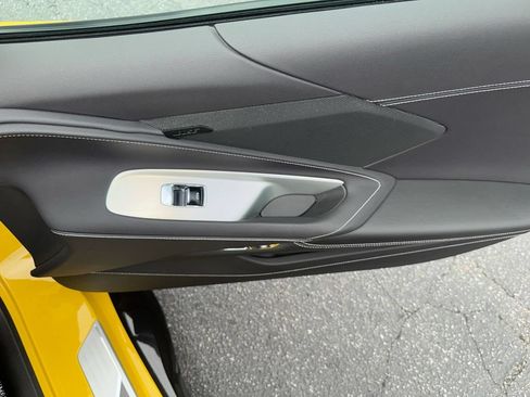 Used 2025 Chevrolet Corvette Z06 RWD image 33