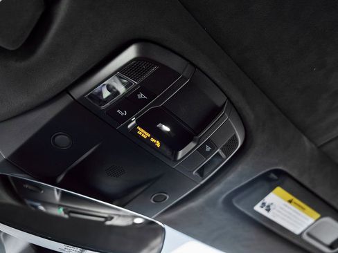 Used 2025 Lamborghini Revuelto image 80