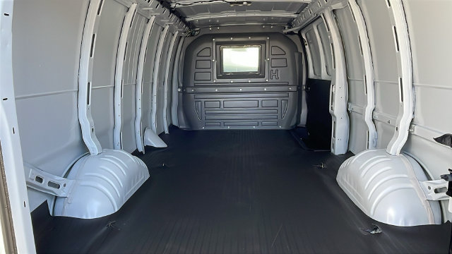 New 2026 Chevrolet Express 2500 Extended w/ Communications Package RWD image 13