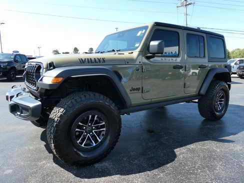 Used 2025 Jeep Wrangler Unlimited Sport AWD/4WD image 9