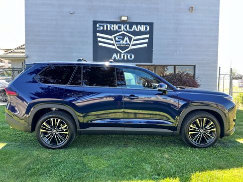 Used 2025 Toyota Grand Highlander AWD Hybrid image 5