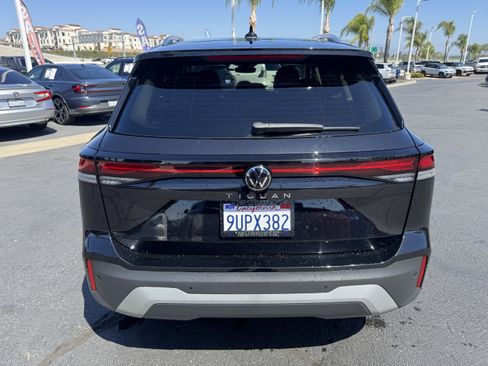 Used 2025 Volkswagen Tiguan S FWD image 9