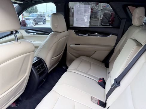 Used 2018 Cadillac XT5 FWD image 10