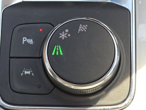 Used 2024 Chevrolet Blazer LT w/ Convenience Package FWD image 12