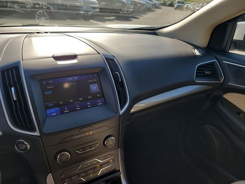 Used 2019 Ford Edge SEL w/ Equipment Group 201A image 19