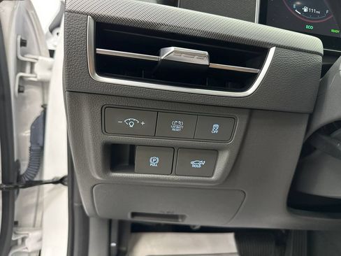 Used 2025 Hyundai Sonata Limited FWD image 33