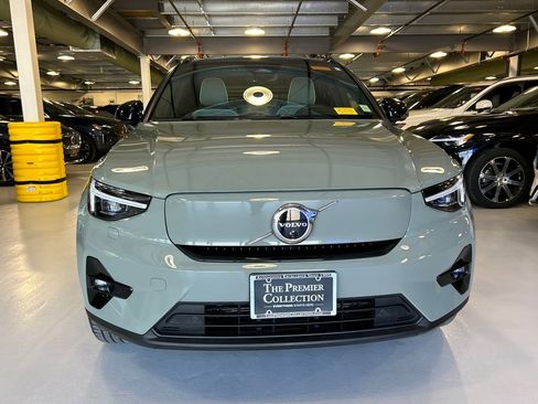 Certified 2023 Volvo XC40 Recharge Ultimate image 6