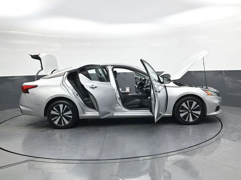 Used 2022 Nissan Altima 2.5 SV w/ SV Premium Package image 40