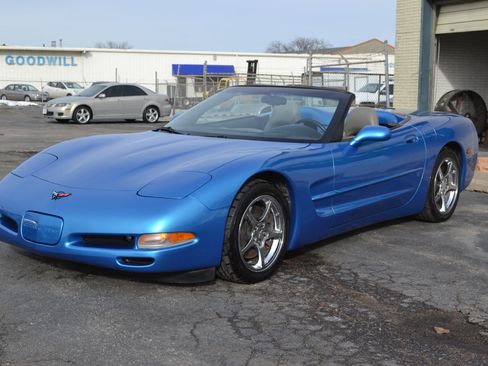 Used 2000 Chevrolet Corvette Convertible w/ Memory Pkg image 12