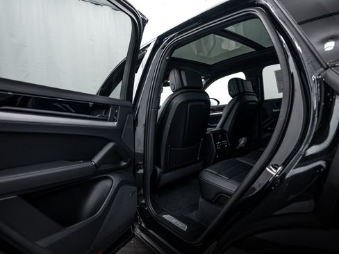 Certified 2026 Porsche Cayenne AWD/4WD image 21