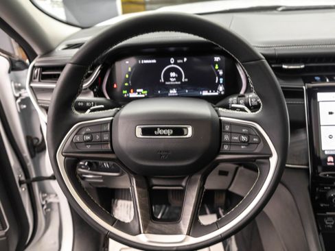 Used 2022 Jeep Grand Cherokee Limited 4xe image 24