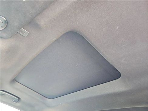 Used 2018 Ford Explorer Limited image 16