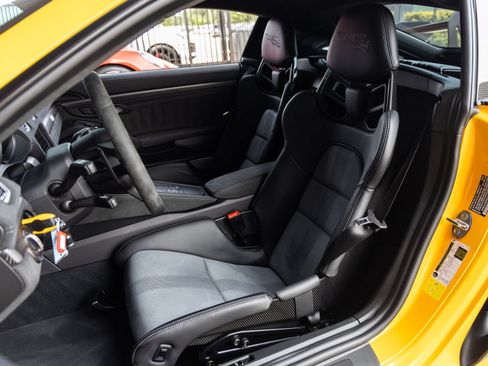 Certified 2025 Porsche 718 Cayman GT4 RS RWD image 5