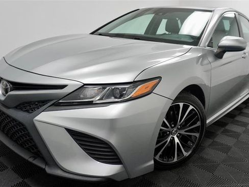 Used 2018 Toyota Camry SE image 39