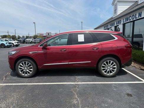 Used 2020 Buick Enclave Essence FWD image 2