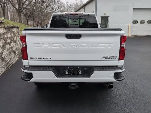 Used 2023 Chevrolet Silverado 2500 High Country image 4