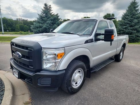 Used 2016 Ford F250 XL w/ Power Equipment Group image 5