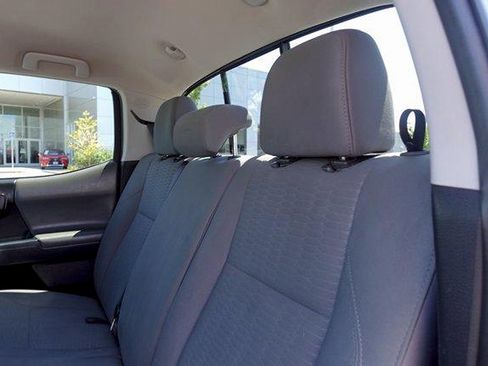Used 2018 Toyota Tacoma SR5 RWD image 28