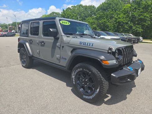 Used 2023 Jeep Wrangler Unlimited w/ Cold Weather Group AWD/4WD image 2