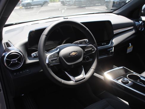 New 2027 Chevrolet Equinox LT w/ Safety and Technology Package AWD/4WD image 10