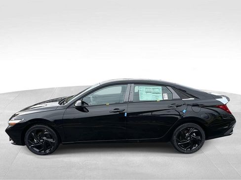 New 2026 Hyundai Elantra SEL Sport Premium FWD image 5
