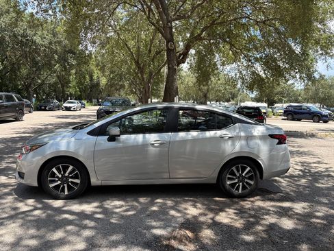 Used 2025 Nissan Versa SV FWD image 18