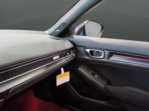 Used 2025 Honda Civic Type R image 15