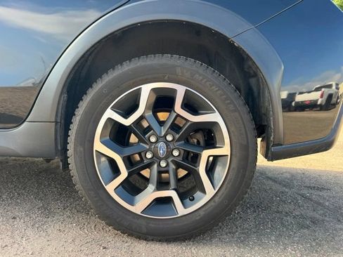 Used 2017 Subaru Crosstrek 2.0i Premium AWD/4WD image 14
