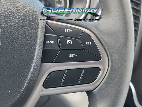 Used 2020 Jeep Cherokee Latitude Plus w/ Comfort/Convenience Group FWD image 10