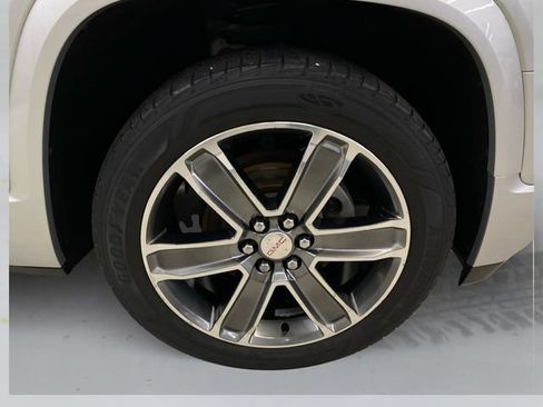 Used 2018 GMC Acadia Denali w/ Technology Package AWD/4WD image 17