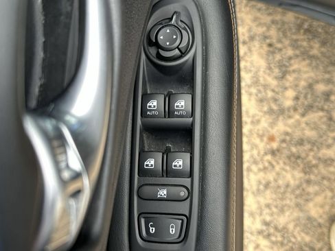 Used 2019 Jeep Compass Latitude w/ Popular Equipment Group image 13