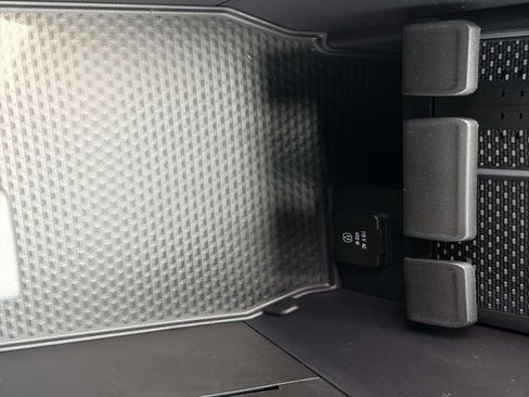 New 2026 RAM 1500 4x4 Crew Cab image 25