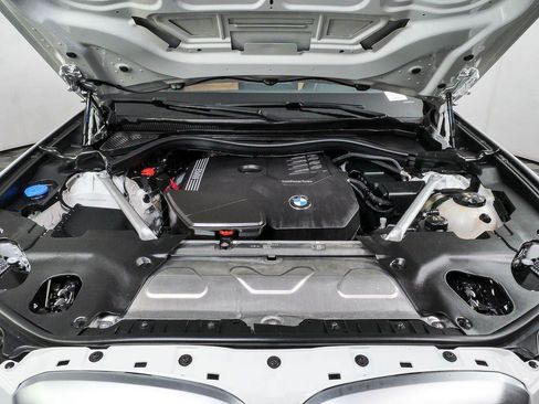 Used 2025 BMW X4 xDrive30i AWD/4WD image 34