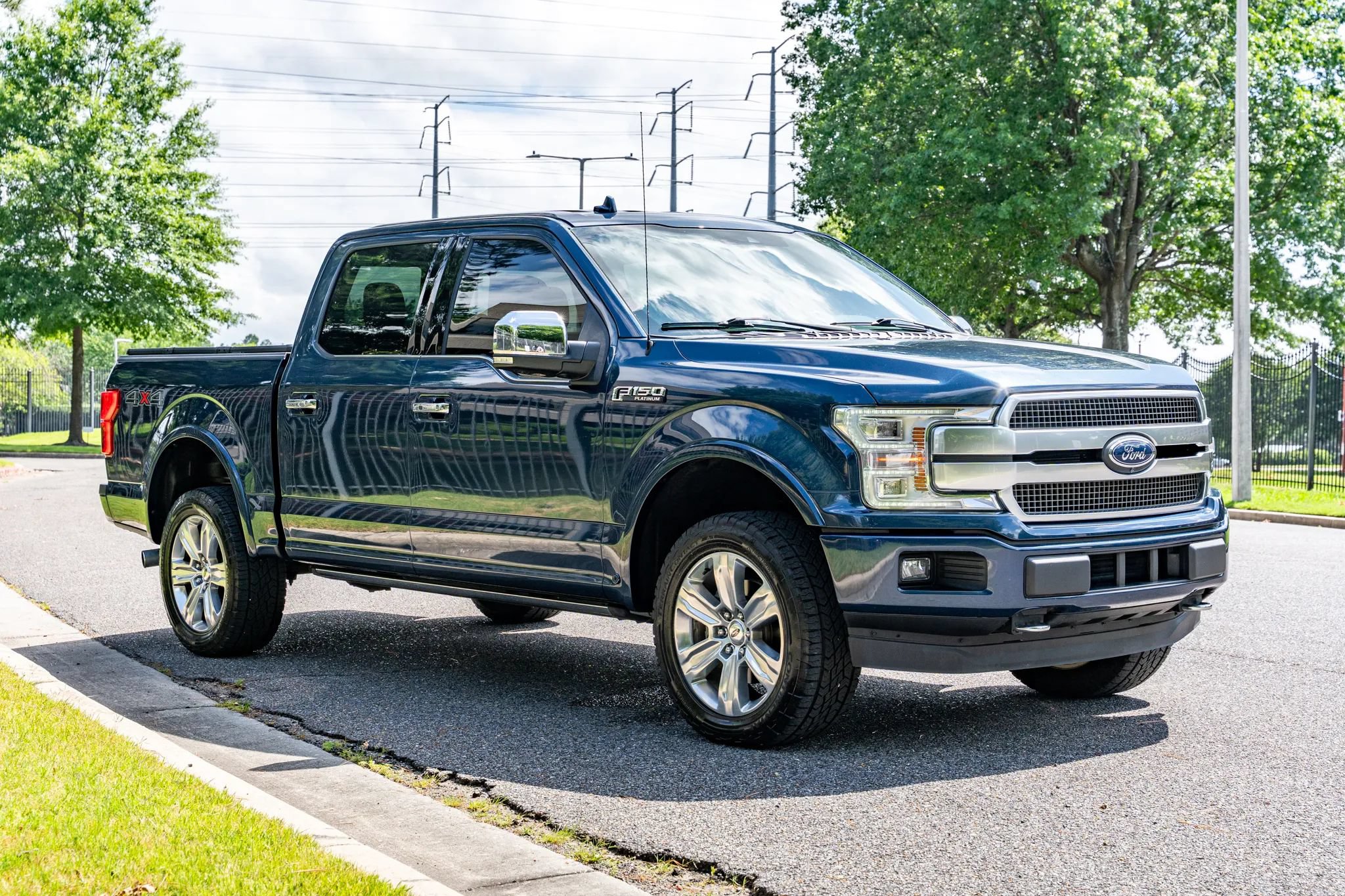 Used 2020 Ford F150 Platinum w/ Equipment Group 701A Luxury AWD/4WD image 4