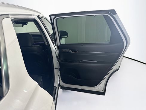 Used 2025 Hyundai Palisade Limited image 34