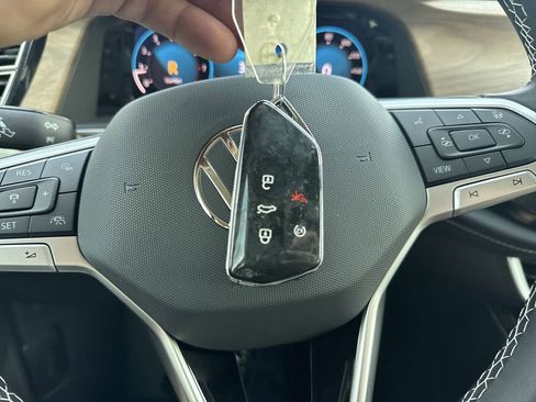 New 2025 Volkswagen Atlas SE image 23