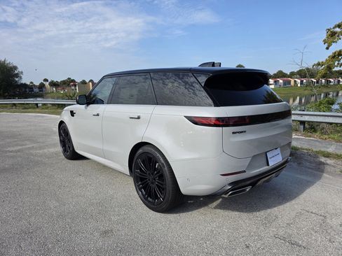 New 2026 Land Rover Range Rover Sport Dynamic SE AWD/4WD image 2